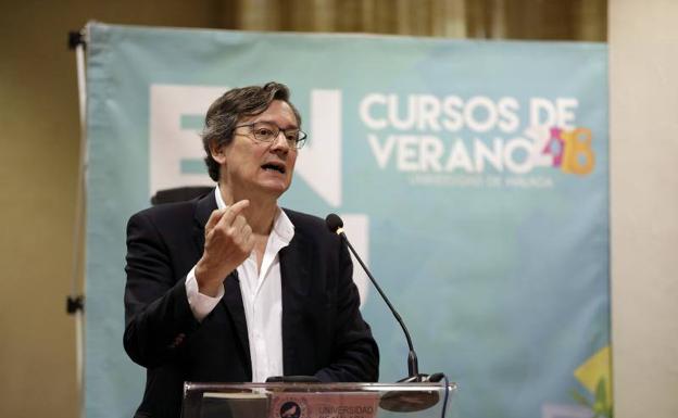 Fernando Vallespín, durante su intervención en los cursos de la UMA. 