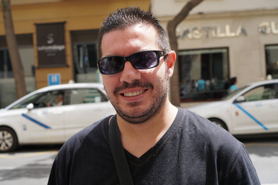 JESÚS MIGUEL, 33 años: “Me hice el tratamiento de la boca rápido, pero toda la parte de los implantes me los han dejado sin terminar. También me he tenido que hacer una analítica de Hepatitis C y VIH para prevenir, porque parece ser que ha habido un contagio”