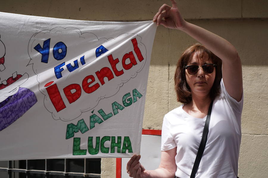 YOLANDA RODRÍGUEZ, 50 años: “Tuve suerte porque cancelé con ellos antes de que me tocaran más la boca. Fue horrible, tanto por el trato como por la higiene. Aun así, tuve que seguir pagando y después de reclamar a la financiera Evo, hasta que no lo cancelé, no me llamaron”
