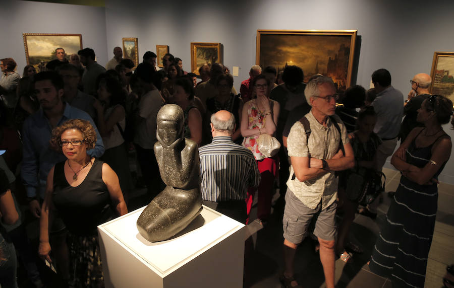 La Casa Natal, el Centre Pompidou Málaga y la Colección del Museo Ruso ofrecieron, con la entrada gratuita, diversas actividades entre las ocho de la tarde y la medianoche y diez grados menos que en la calle dentro de la iniciativa 'Noche en el Museo'.