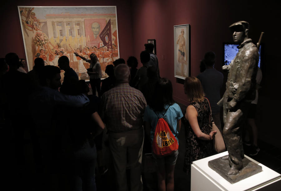 La Casa Natal, el Centre Pompidou Málaga y la Colección del Museo Ruso ofrecieron, con la entrada gratuita, diversas actividades entre las ocho de la tarde y la medianoche y diez grados menos que en la calle dentro de la iniciativa 'Noche en el Museo'.