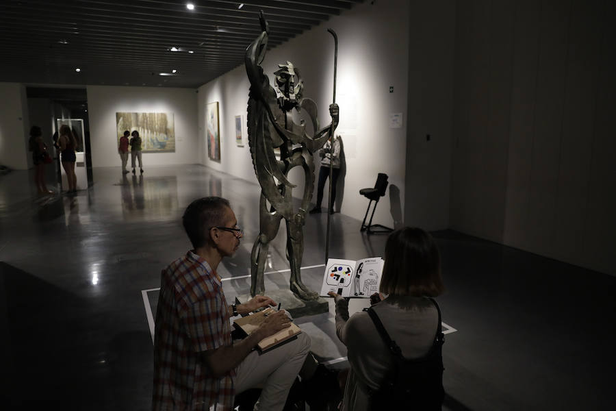 La Casa Natal, el Centre Pompidou Málaga y la Colección del Museo Ruso ofrecieron, con la entrada gratuita, diversas actividades entre las ocho de la tarde y la medianoche y diez grados menos que en la calle dentro de la iniciativa 'Noche en el Museo'.