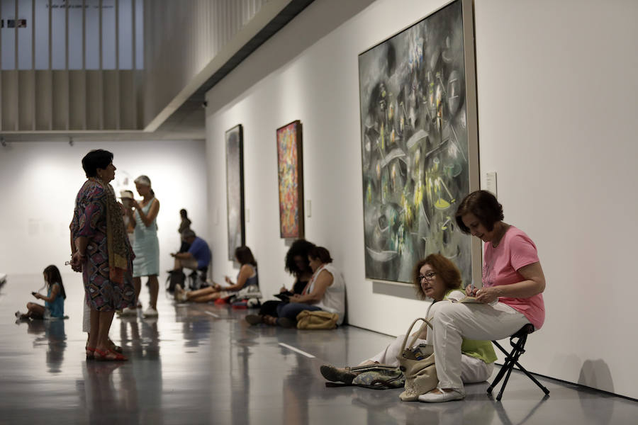 La Casa Natal, el Centre Pompidou Málaga y la Colección del Museo Ruso ofrecieron, con la entrada gratuita, diversas actividades entre las ocho de la tarde y la medianoche y diez grados menos que en la calle dentro de la iniciativa 'Noche en el Museo'.