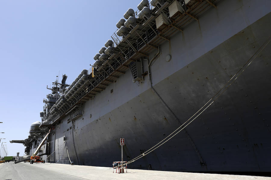 El portaaeronaves norteamericano USS Iwo Jima se encuentra atracado en el puerto de Málaga este fin de semana para dar descanso a los más de 2.500 militares que lleva a bordo, unos 1400 marines y otros 1.100 personal de marinería, tras permanecer seis meses de misión en Oriente Medio