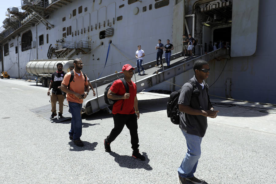 El portaaeronaves norteamericano USS Iwo Jima se encuentra atracado en el puerto de Málaga este fin de semana para dar descanso a los más de 2.500 militares que lleva a bordo, unos 1400 marines y otros 1.100 personal de marinería, tras permanecer seis meses de misión en Oriente Medio