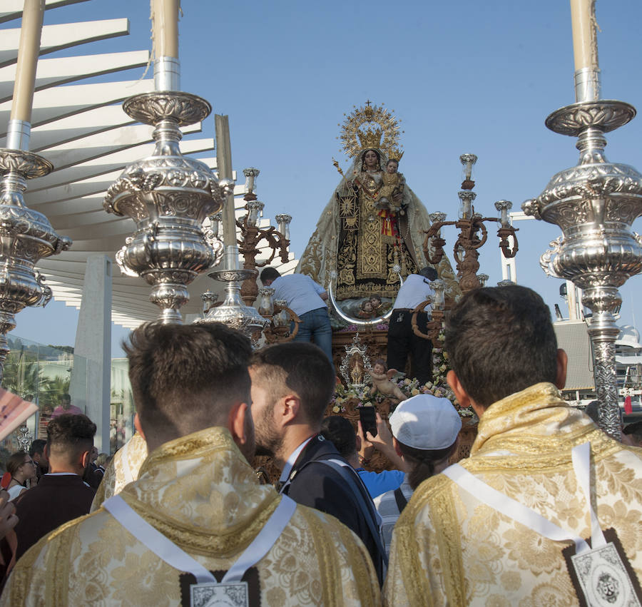 Nuestra Señora del Carmen Coronada