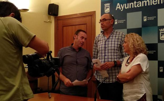 Miguel Martín, Eduardo Zorrilla y Remedios Ramos, tras la presentación de la moción. 