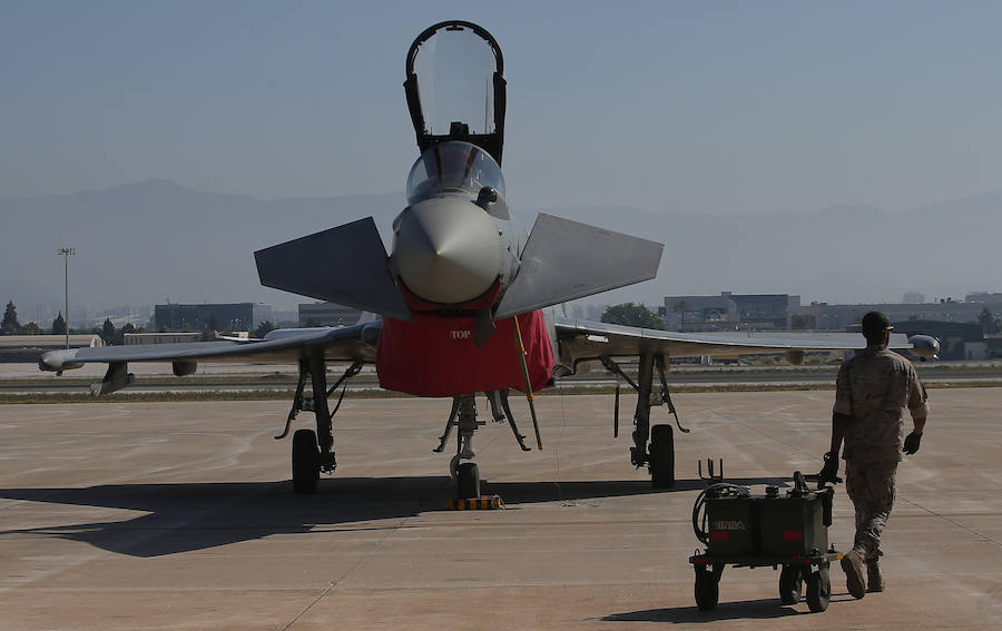 Llegada de las aeronaves para el Torre del Mar Airshow 2018 a la Base Aérea de Málaga. 