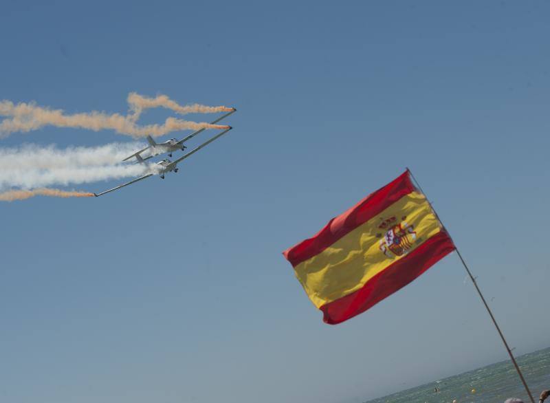 Torre del Mar acoge este festival aéreo internacional con 40 aeronaves de cuatro países diferentes 