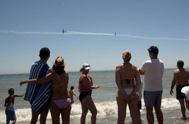 Torre del Mar acoge este festival aéreo internacional con 40 aeronaves de cuatro países diferentes 