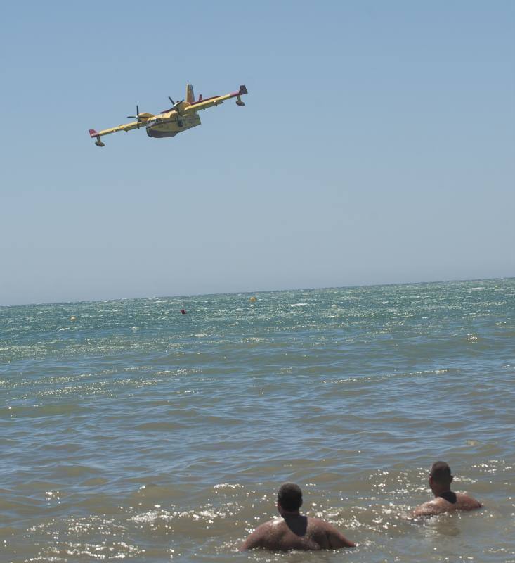 Torre del Mar acoge este festival aéreo internacional con 40 aeronaves de cuatro países diferentes 