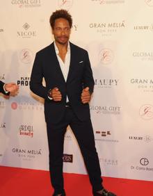 Imagen secundaria 2 - La cantante Niña Pastori y su pareja, Chaboli. Chenoa, embajadora de la gala. El actor Gary Dourdan.