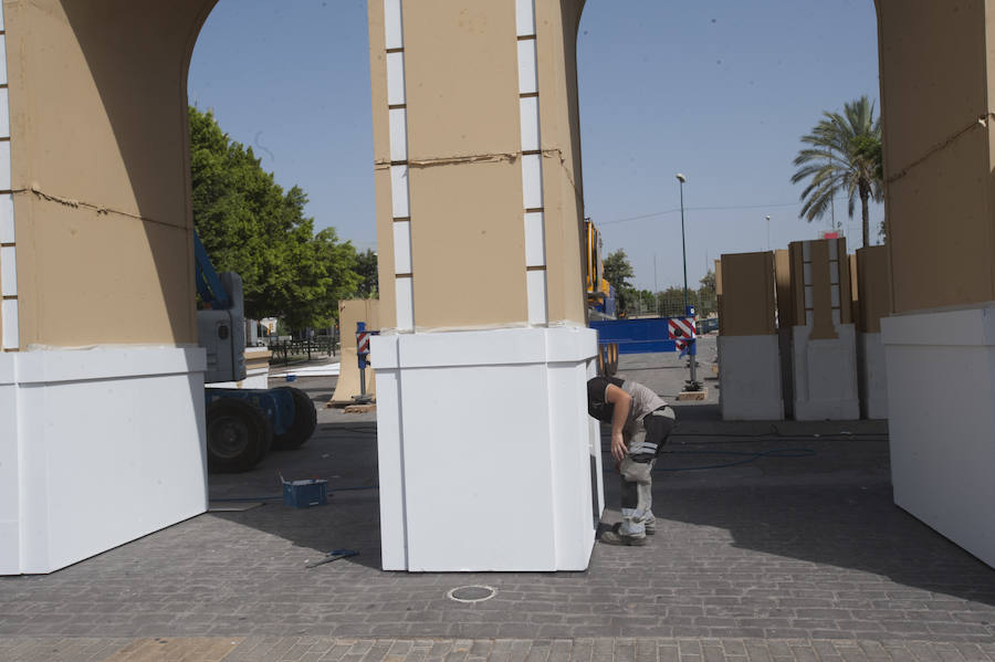 Cuenta atrás para la Feria de Málaga 2018 y en el Real del Cortijo de Torres se trabaja para que todo esté a punto.