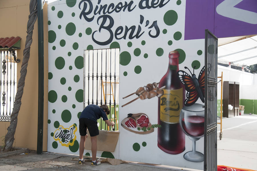 Cuenta atrás para la Feria de Málaga 2018 y en el Real del Cortijo de Torres se trabaja para que todo esté a punto.