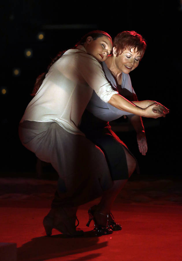 La bailaora malagueña Rocío Molina presentó en el Teatro Cervantes de Málaga su espectáculo 'Grito pelao' embarazada de cinco meses.