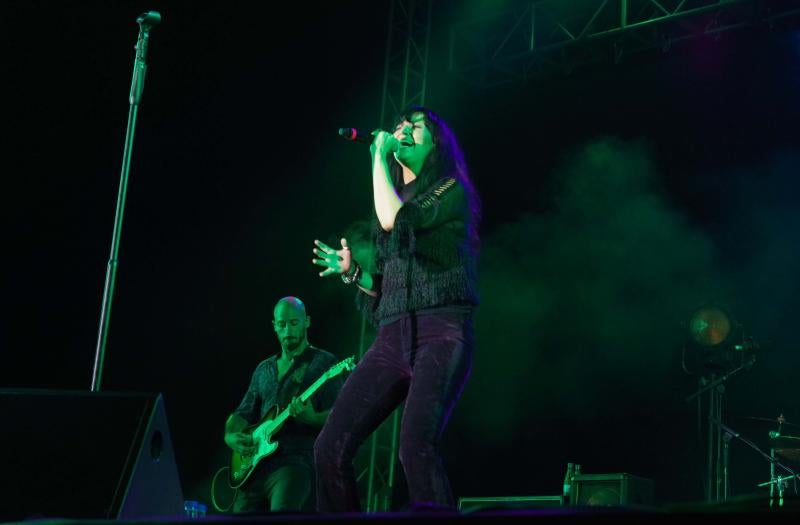 El grupo malagueño presentó los temas de su nuevo disco 'Vuela' y también deleitó al público con sus grandes éxitos