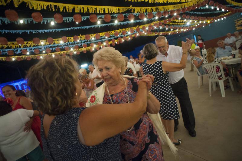 Las mejores imágenes de la tercera jornada de fiesta en la capital: la noche, en el Cortijo de Torres