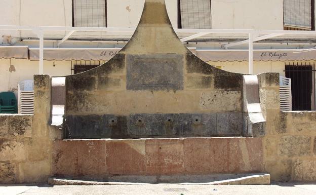 La Fuente de Piedra, cuyas aguas, según la leyenda, curaban enfermedades renales.