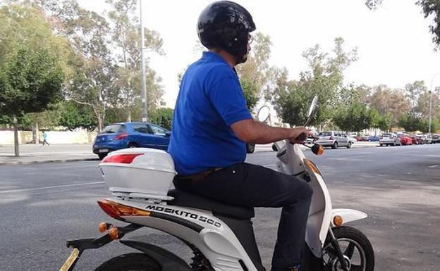 La venta de motos eléctricas crece en Málaga por el auge de los servicios de reparto