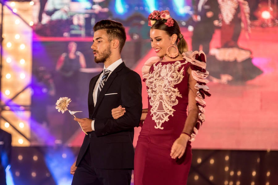 Paloma Burgueño Franco y Edgar Benítez Villodres fueron coronados anoche como los más bellos de la capital durante la tradicional gala celebrada en la portada del Real de Cortijo de Torres
