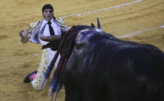 Desplante de Padilla en el cuarto. 