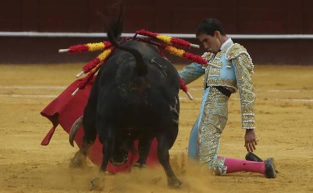 Jiménez Fortes, durante la faena que le ha hecho merecedor del Capote de Paseo.