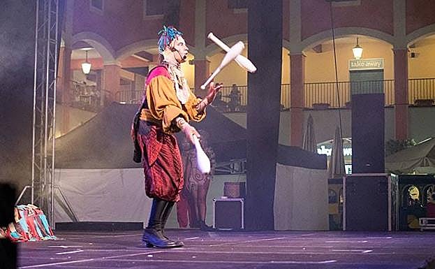 Espectáculo circense en Plaza Mayor este fin de semana.