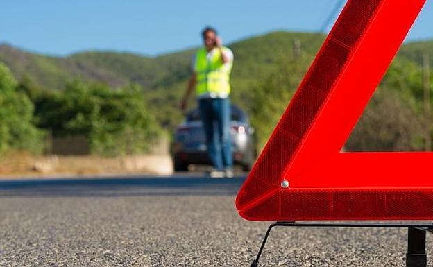 Muere atropellado por otro coche cuando salía del suyo tras sufrir un accidente en Almonte