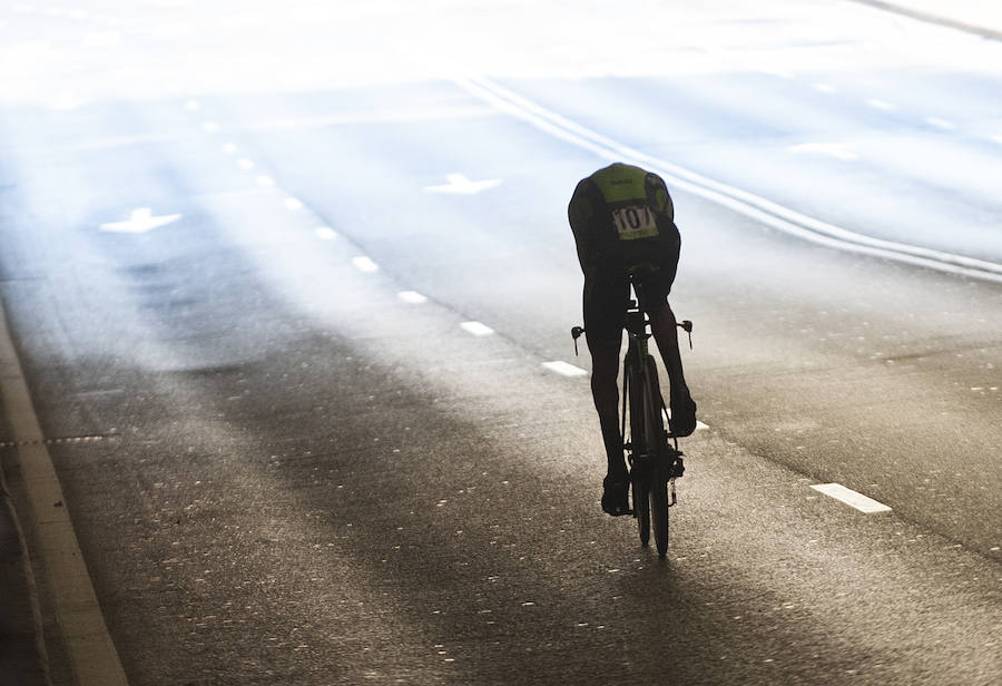 Málaga es protagonista en la Vuelta Ciclista España 2018. La etapa inicial y hasta otras tres tocan tierras malagueñas en una edición en la que hasta la canción oficial es de una malagueña. Aquí recogemos las mejores imágenes del paso por Málaga