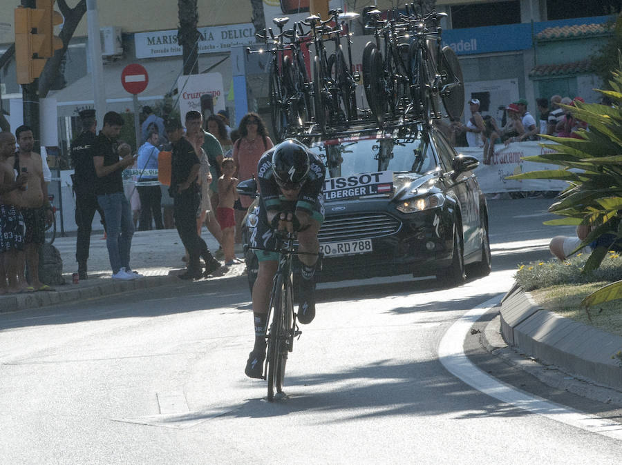 Málaga es protagonista en la Vuelta Ciclista España 2018. La etapa inicial y hasta otras tres tocan tierras malagueñas en una edición en la que hasta la canción oficial es de una malagueña. Aquí recogemos las mejores imágenes del paso por Málaga