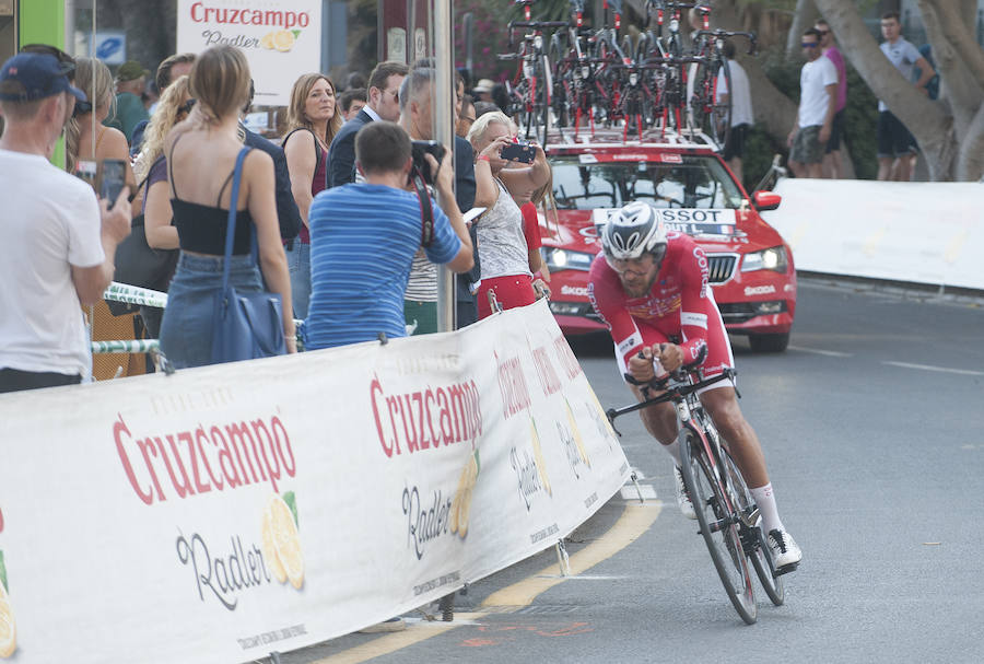 Málaga es protagonista en la Vuelta Ciclista España 2018. La etapa inicial y hasta otras tres tocan tierras malagueñas en una edición en la que hasta la canción oficial es de una malagueña. Aquí recogemos las mejores imágenes del paso por Málaga