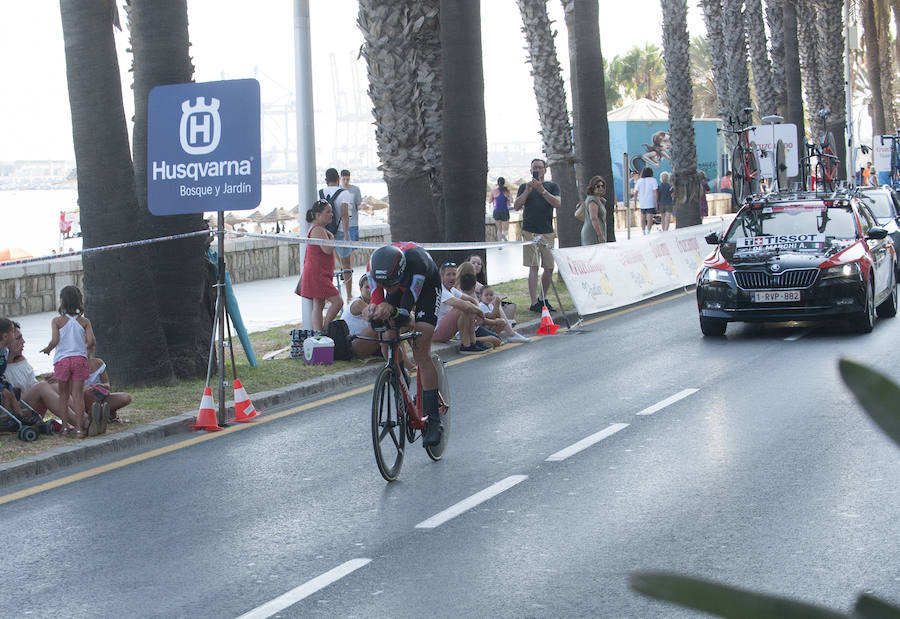 Málaga es protagonista en la Vuelta Ciclista España 2018. La etapa inicial y hasta otras tres tocan tierras malagueñas en una edición en la que hasta la canción oficial es de una malagueña. Aquí recogemos las mejores imágenes del paso por Málaga