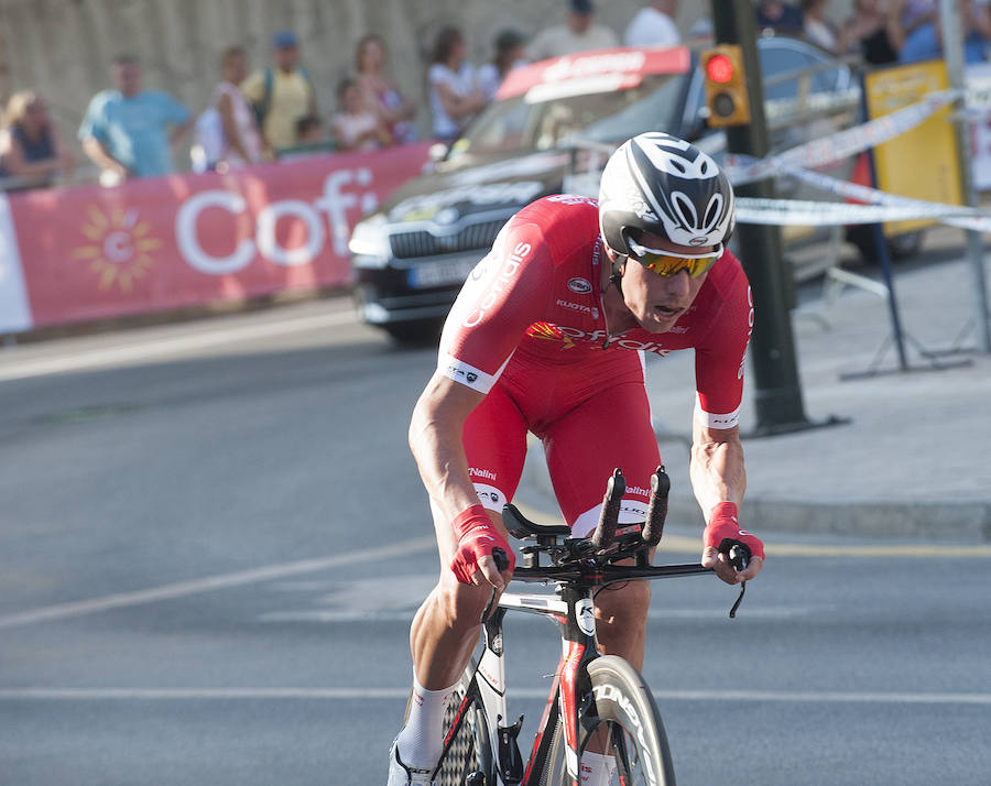 Málaga es protagonista en la Vuelta Ciclista España 2018. La etapa inicial y hasta otras tres tocan tierras malagueñas en una edición en la que hasta la canción oficial es de una malagueña. Aquí recogemos las mejores imágenes del paso por Málaga