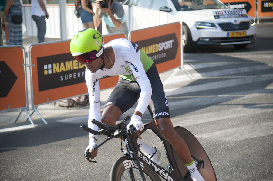 Málaga es protagonista en la Vuelta Ciclista España 2018. La etapa inicial y hasta otras tres tocan tierras malagueñas en una edición en la que hasta la canción oficial es de una malagueña. Aquí recogemos las mejores imágenes del paso por Málaga