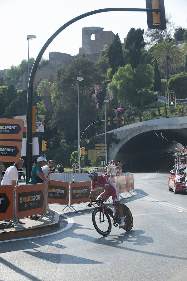 Málaga es protagonista en la Vuelta Ciclista España 2018. La etapa inicial y hasta otras tres tocan tierras malagueñas en una edición en la que hasta la canción oficial es de una malagueña. Aquí recogemos las mejores imágenes del paso por Málaga