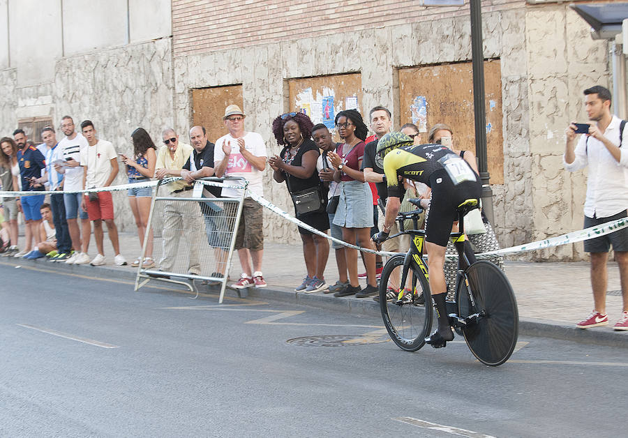 Málaga es protagonista en la Vuelta Ciclista España 2018. La etapa inicial y hasta otras tres tocan tierras malagueñas en una edición en la que hasta la canción oficial es de una malagueña. Aquí recogemos las mejores imágenes del paso por Málaga