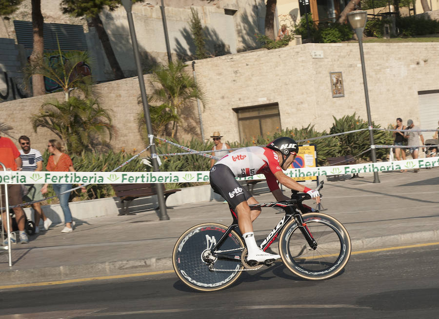 Málaga es protagonista en la Vuelta Ciclista España 2018. La etapa inicial y hasta otras tres tocan tierras malagueñas en una edición en la que hasta la canción oficial es de una malagueña. Aquí recogemos las mejores imágenes del paso por Málaga