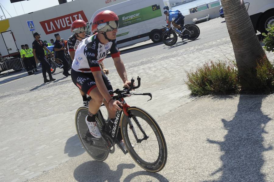 Málaga es protagonista en la Vuelta Ciclista España 2018. La etapa inicial y hasta otras tres tocan tierras malagueñas en una edición en la que hasta la canción oficial es de una malagueña. Aquí recogemos las mejores imágenes del paso por Málaga