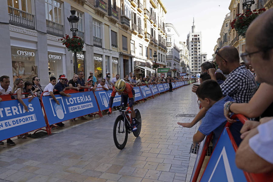 Málaga es protagonista en la Vuelta Ciclista España 2018. La etapa inicial y hasta otras tres tocan tierras malagueñas en una edición en la que hasta la canción oficial es de una malagueña. Aquí recogemos las mejores imágenes del paso por Málaga