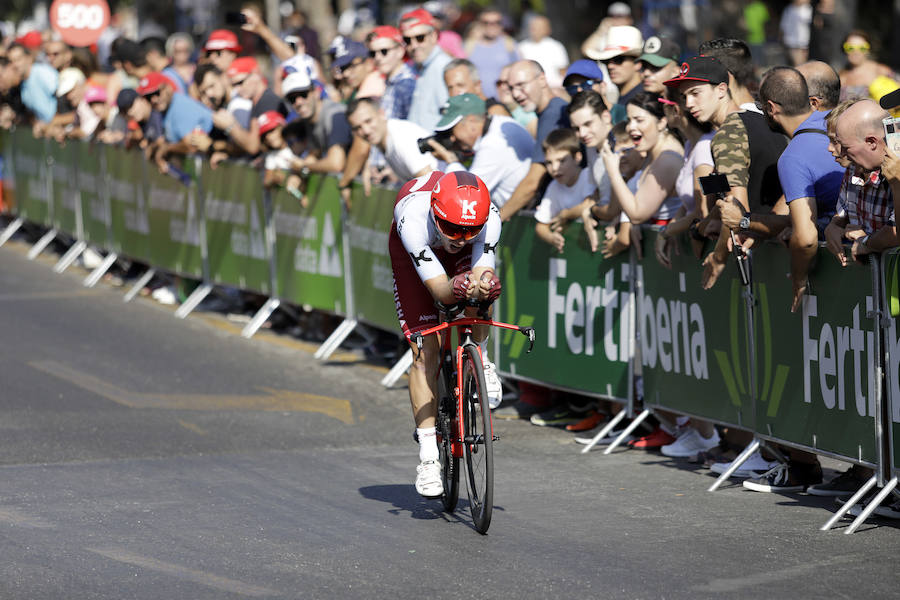 Málaga es protagonista en la Vuelta Ciclista España 2018. La etapa inicial y hasta otras tres tocan tierras malagueñas en una edición en la que hasta la canción oficial es de una malagueña. Aquí recogemos las mejores imágenes del paso por Málaga