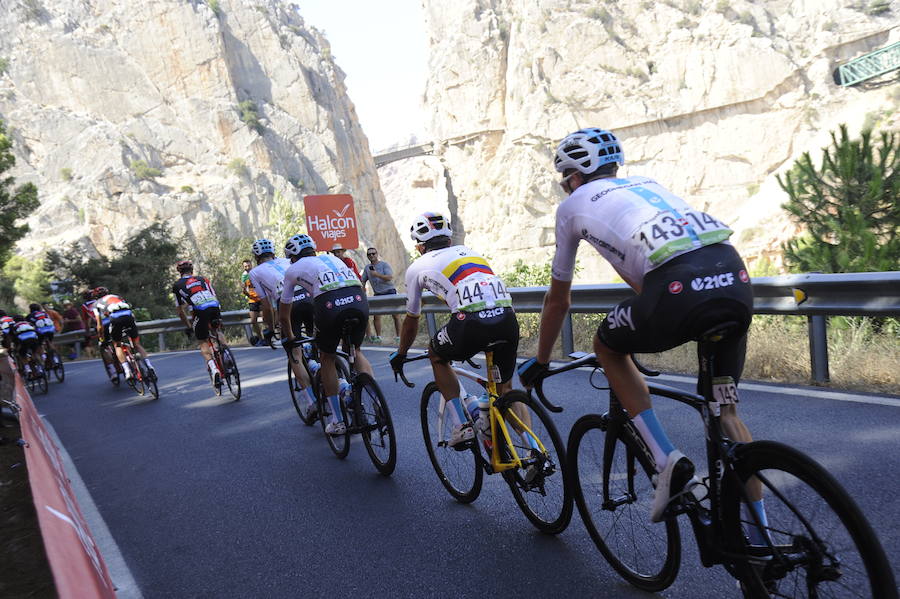 Málaga es protagonista en la Vuelta Ciclista España 2018. La etapa inicial y hasta otras tres tocan tierras malagueñas en una edición en la que hasta la canción oficial es de una malagueña. Aquí recogemos las mejores imágenes del paso por Málaga