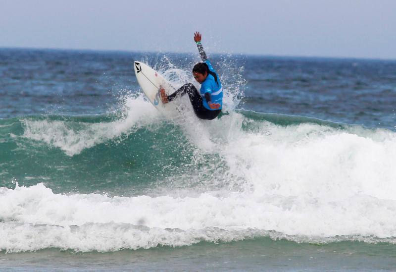 Se trata de imágenes de la competición absoluta del 'Pull&Bear Pantín Classic Galicia Pro', que se celebra en la playa de Pantín, en Valdoviño (A Coruña)