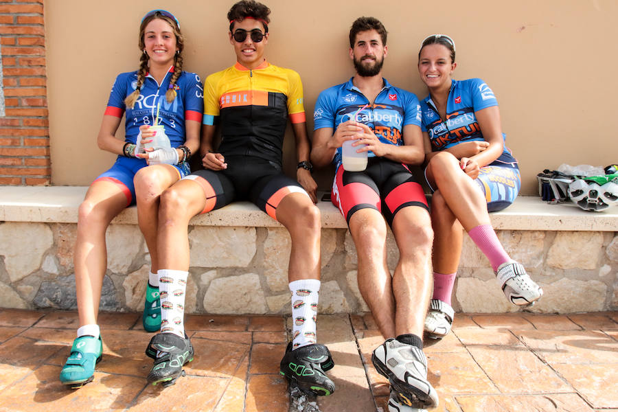 Málaga es protagonista en la Vuelta Ciclista España 2018. La etapa inicial y hasta otras tres tocan tierras malagueñas en una edición en la que hasta la canción oficial es de una malagueña. Aquí recogemos las mejores imágenes del paso por Málaga