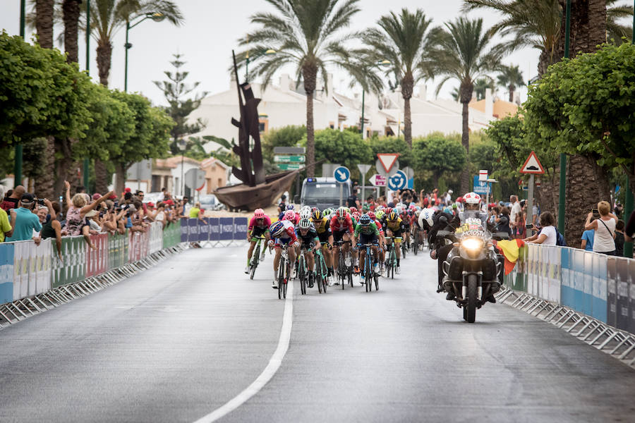 Málaga es protagonista en la Vuelta Ciclista España 2018. La etapa inicial y hasta otras tres tocan tierras malagueñas en una edición en la que hasta la canción oficial es de una malagueña. Aquí recogemos las mejores imágenes del paso por Málaga