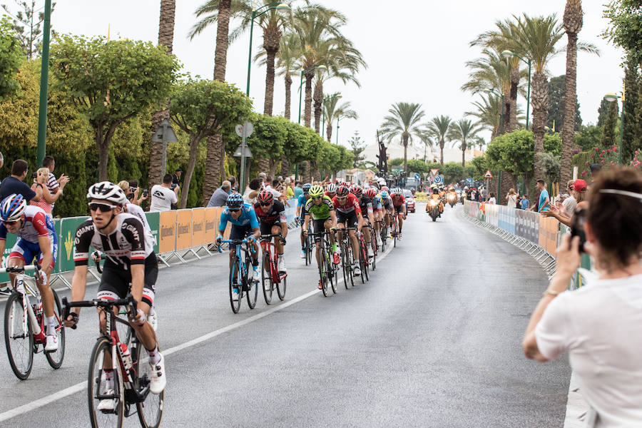 Málaga es protagonista en la Vuelta Ciclista España 2018. La etapa inicial y hasta otras tres tocan tierras malagueñas en una edición en la que hasta la canción oficial es de una malagueña. Aquí recogemos las mejores imágenes del paso por Málaga