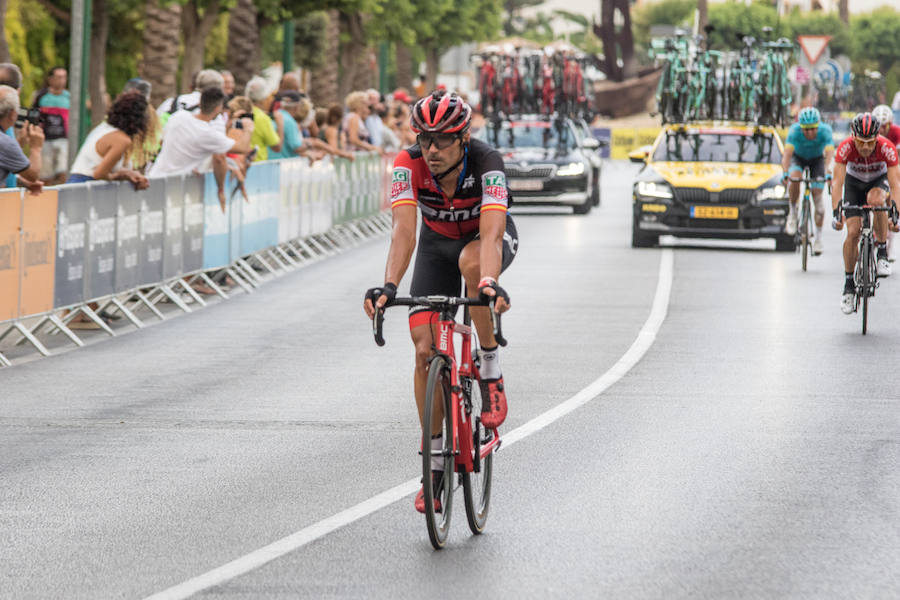 Málaga es protagonista en la Vuelta Ciclista España 2018. La etapa inicial y hasta otras tres tocan tierras malagueñas en una edición en la que hasta la canción oficial es de una malagueña. Aquí recogemos las mejores imágenes del paso por Málaga