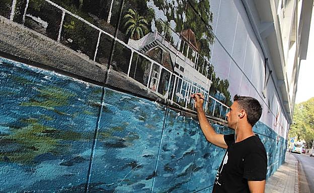 Imagen principal - Un espejo de cuarenta y cinco metros de los Baños del Carmen