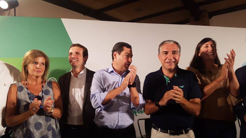 El dirigente participa en Álora en el popular 'día de los huevos fritos'