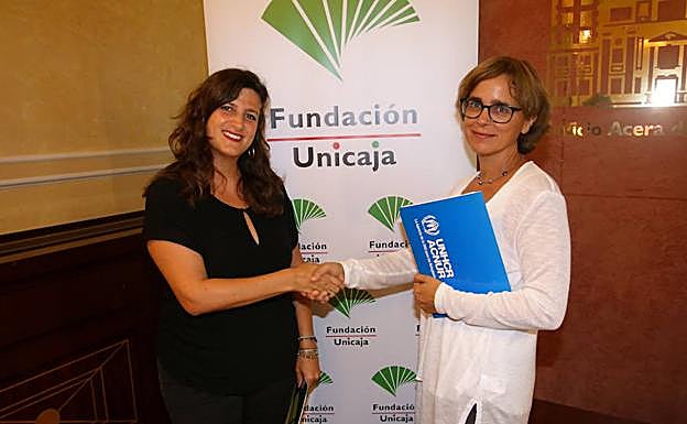 Ana Cabrera y Esperanza Belmonte, tras ratificar el acuerdo.