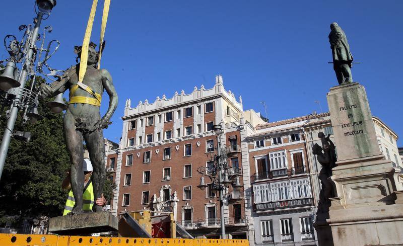 Comienzan los trabajos de restauración del conjunto escultórico, que también será trasladado a la sede de Chapitel en un par de semanas